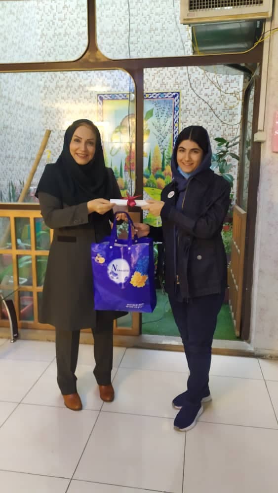 اهدا هدایا به دانشجو در روز دانشجو